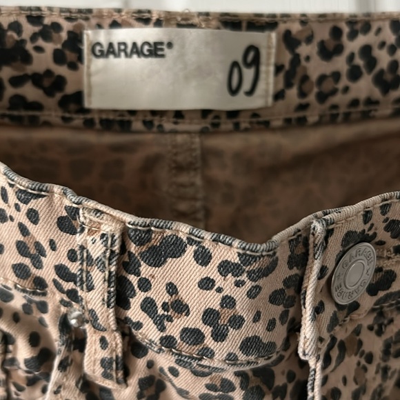 High Rise Garage Leopard Jeggings - Picture 5 of 5